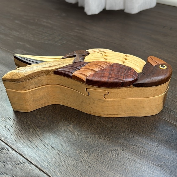 Handmade multi wood carved parrot puzzle box,secret velvet lined compartment - Picture 3 of 10